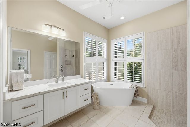 9227 Troon Lakes DR, Naples, FL 34109