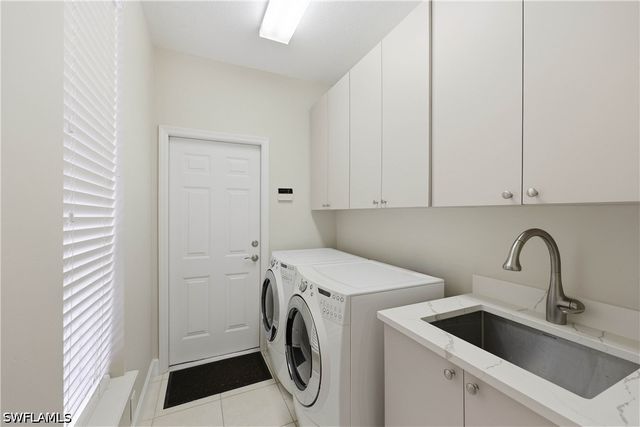 9227 Troon Lakes DR, Naples, FL 34109