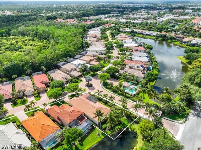 9227 Troon Lakes DR, Naples, FL 34109