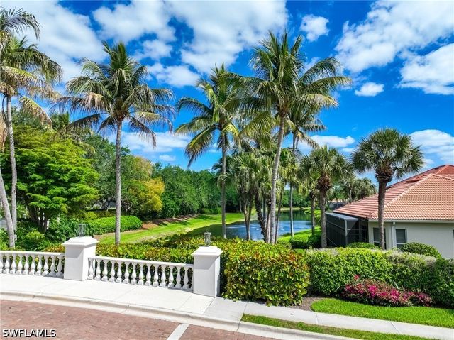9227 Troon Lakes DR, Naples, FL 34109