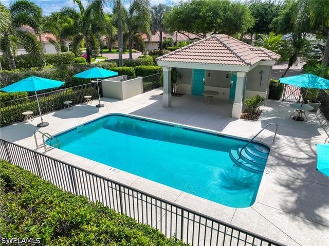 9227 Troon Lakes DR, Naples, FL 34109