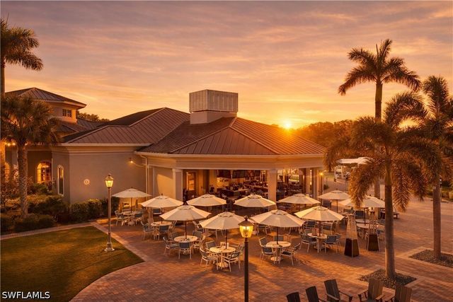 9227 Troon Lakes DR, Naples, FL 34109