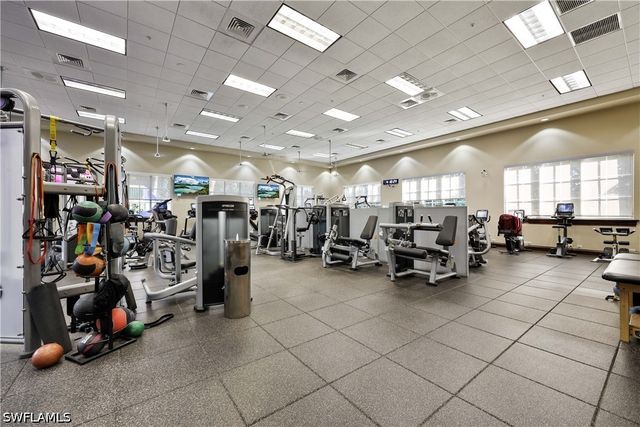 9227 Troon Lakes DR, Naples, FL 34109