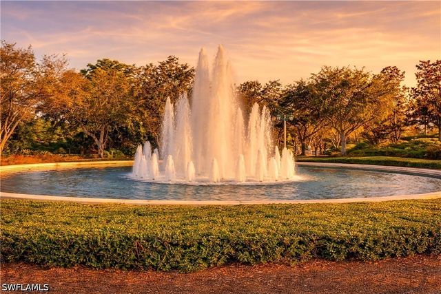 9227 Troon Lakes DR, Naples, FL 34109