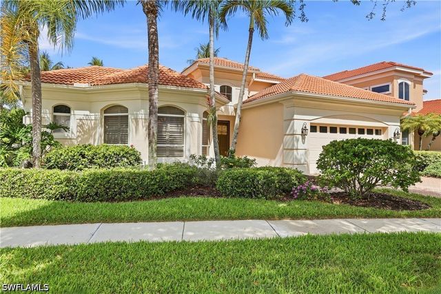 9227 Troon Lakes DR, Naples, FL 34109