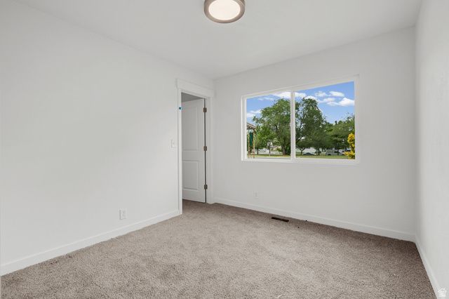 4155 W 4715 S, Kearns, UT 84118