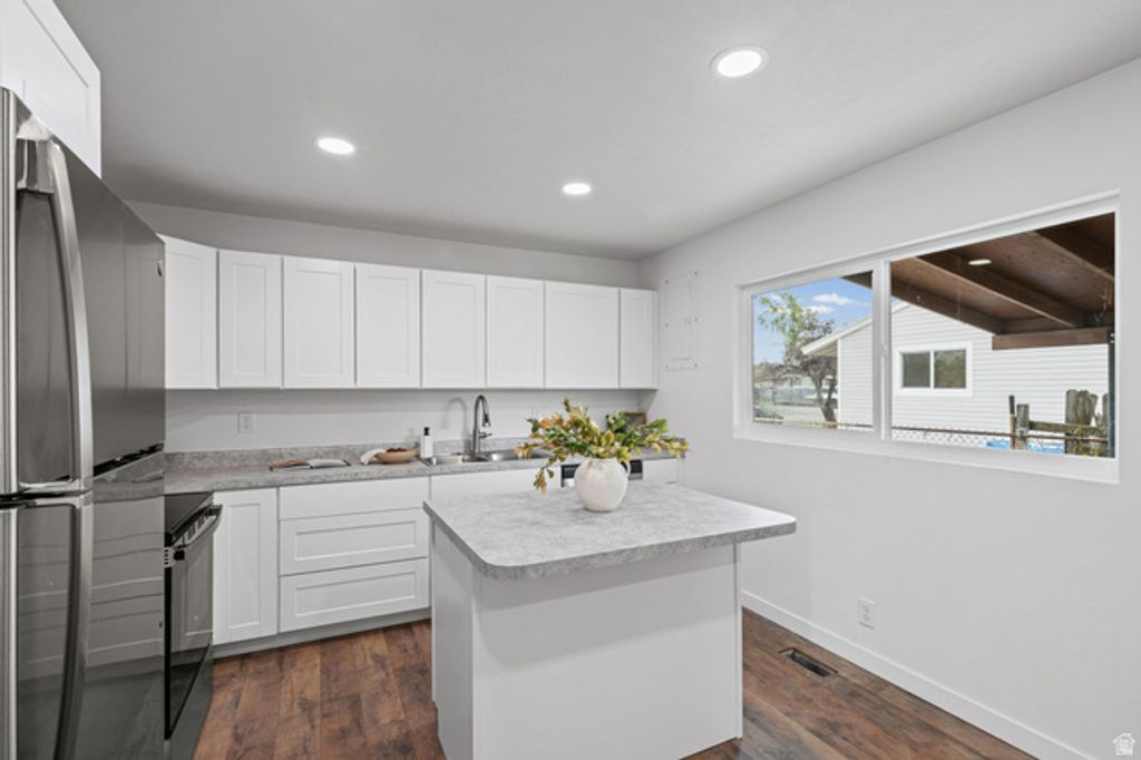 Image 10 of property listing at 4155 W 4715 S, Kearns, UT 84118