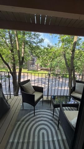 5627 Green Circle Drive 219, Hopkins, MN 55343