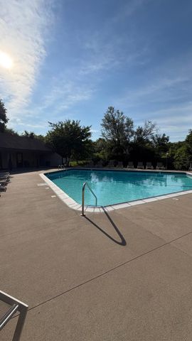 5627 Green Circle Drive 219, Hopkins, MN 55343