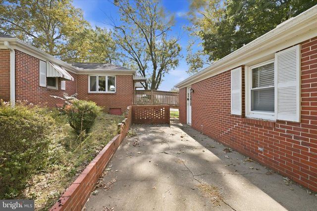 5 WYOMING AVE, Dover, DE 19904