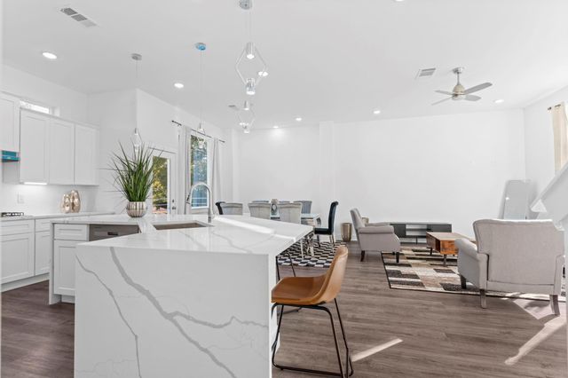 4017 Ward Street, Houston, TX 77021