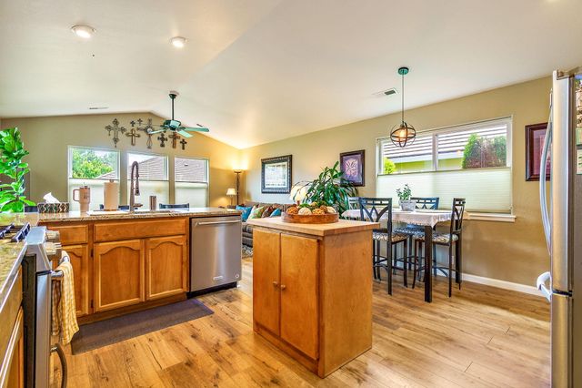 732 Cherrywood Drive, Medford, OR 97504