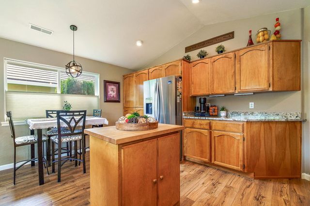 732 Cherrywood Drive, Medford, OR 97504