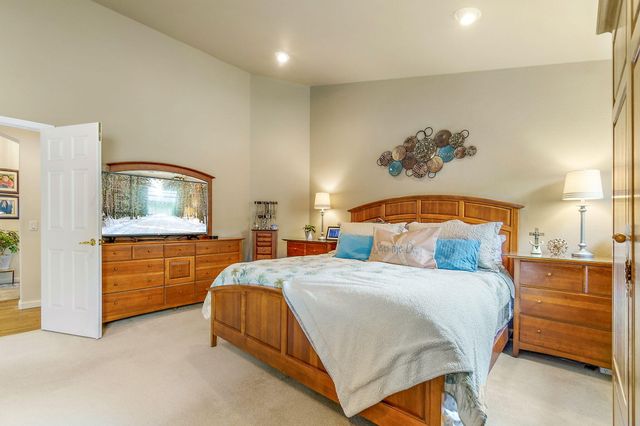 732 Cherrywood Drive, Medford, OR 97504