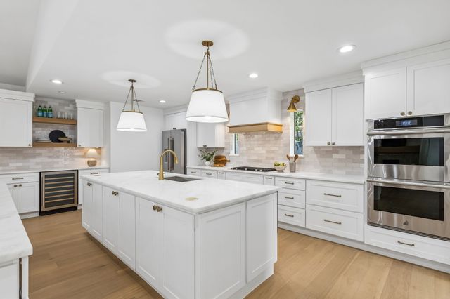 7124 Meadow Road, Dallas, TX 75230