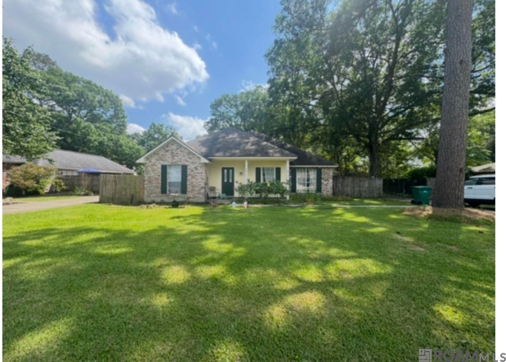 12820 Ina Dr, Walker, LA 70785