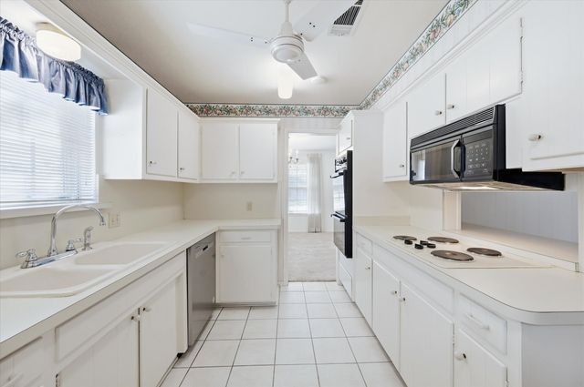 3311 Peachtree Lane, Pantego, TX 76013