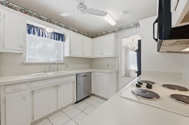 3311 Peachtree Lane, Pantego, TX 76013