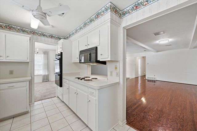 3311 Peachtree Lane, Pantego, TX 76013