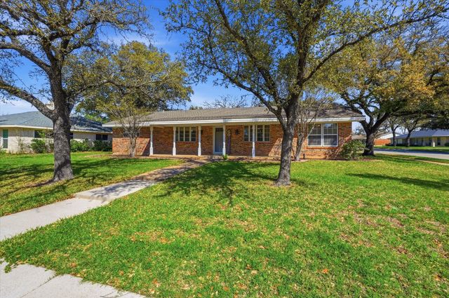 3311 Peachtree Lane, Pantego, TX 76013