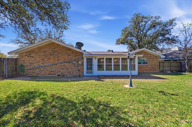 3311 Peachtree Lane, Pantego, TX 76013