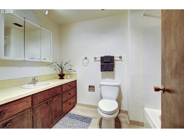 8814 Ne 104TH St, Vancouver, WA 98662