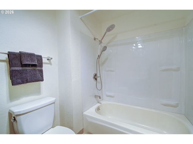 8814 Ne 104TH St, Vancouver, WA 98662