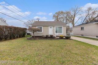 22019 Gordon Road, Saint Clair Shores, MI 48081