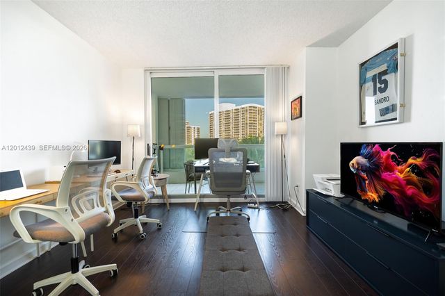 21055 Yacht Club Dr 605, Aventura, FL 33180