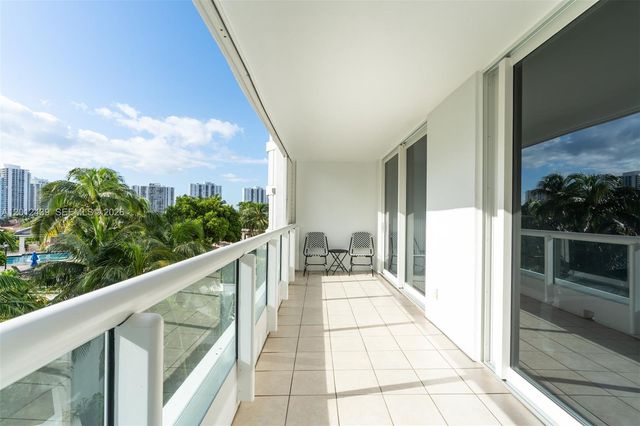 21055 Yacht Club Dr 605, Aventura, FL 33180