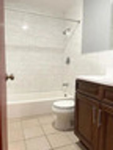 3836 S Parnell Avenue, Chicago, IL 60609