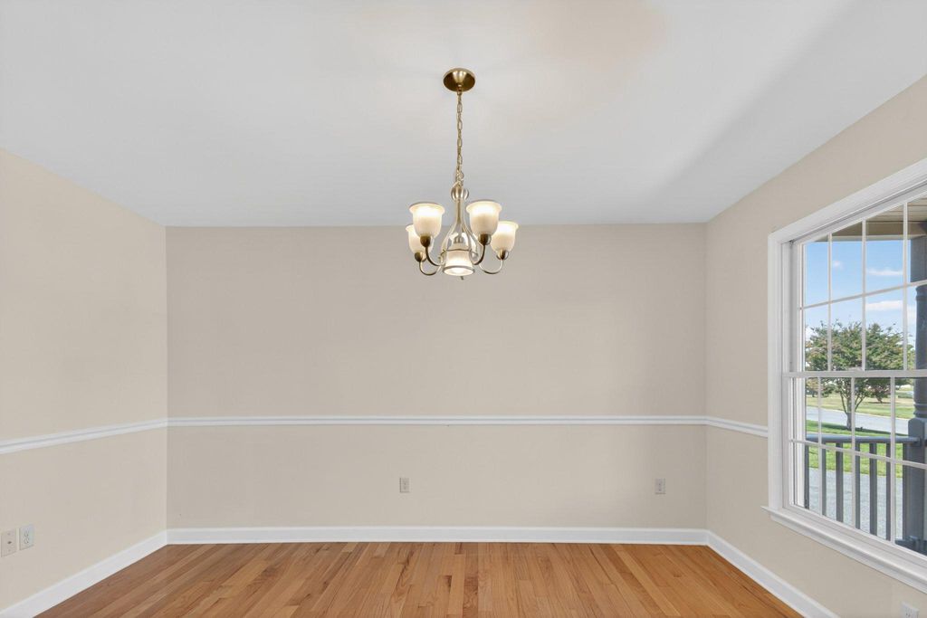 Image 14 of property listing at 313 GUNBYS MILL DR, Salisbury, MD 21804