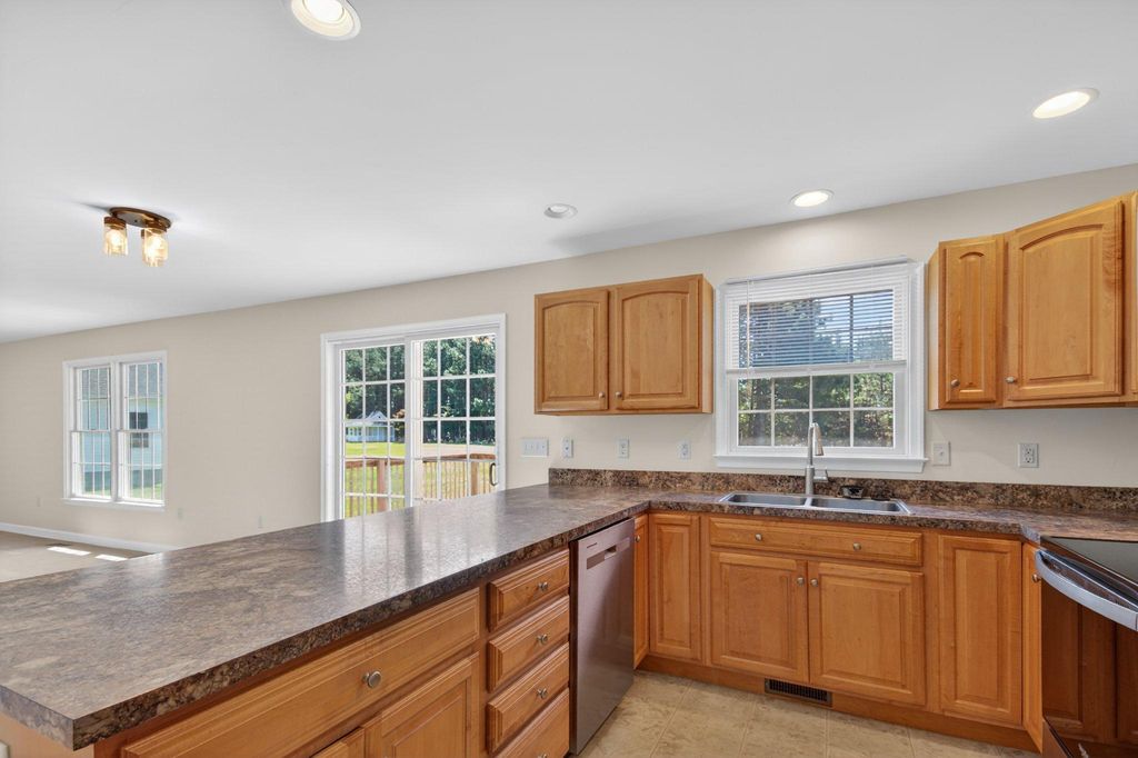 Image 7 of property listing at 313 GUNBYS MILL DR, Salisbury, MD 21804