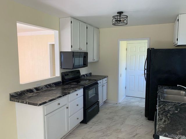 477 Crediton Street, Orion Charter Township, MI 48362
