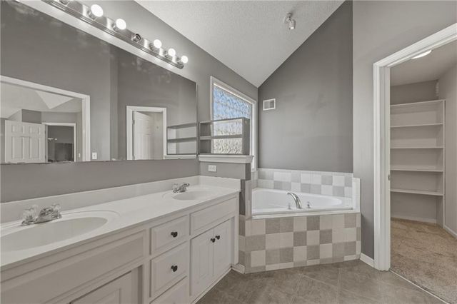 2513 SW 12th Street, Lee's Summit, MO 64081