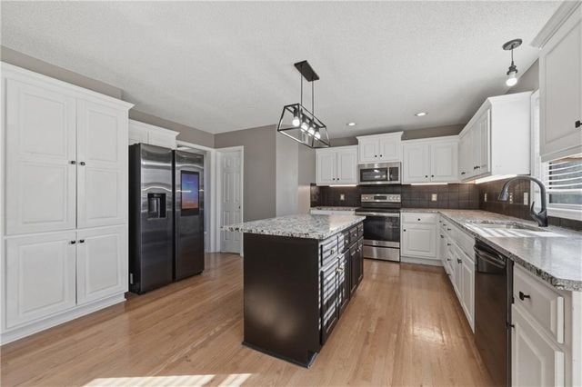 2513 SW 12th Street, Lee's Summit, MO 64081