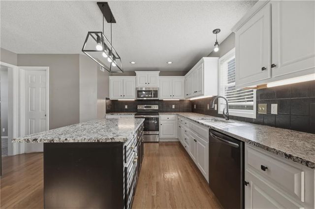 2513 SW 12th Street, Lee's Summit, MO 64081