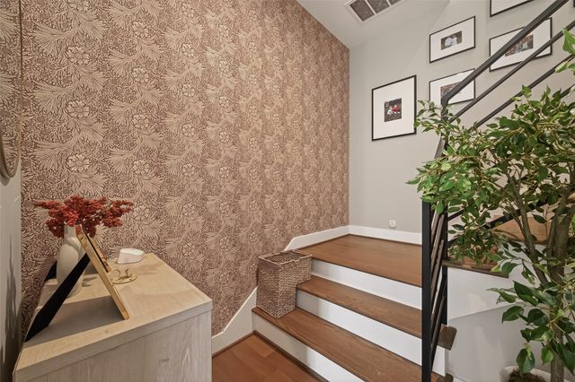 5838 Kiam Street, Houston, TX 77007