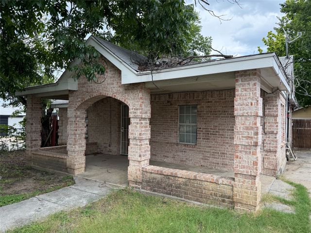 3301 S Main Street, Fort Worth, TX 76110