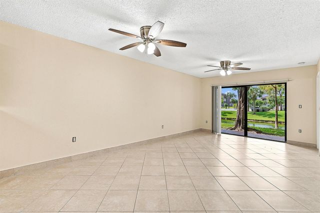 9938 NOB HILL Lane 9938, Sunrise, FL 33351