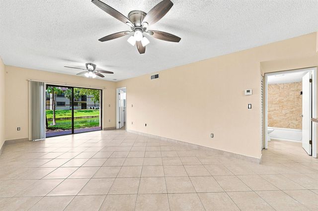 9938 NOB HILL Lane 9938, Sunrise, FL 33351