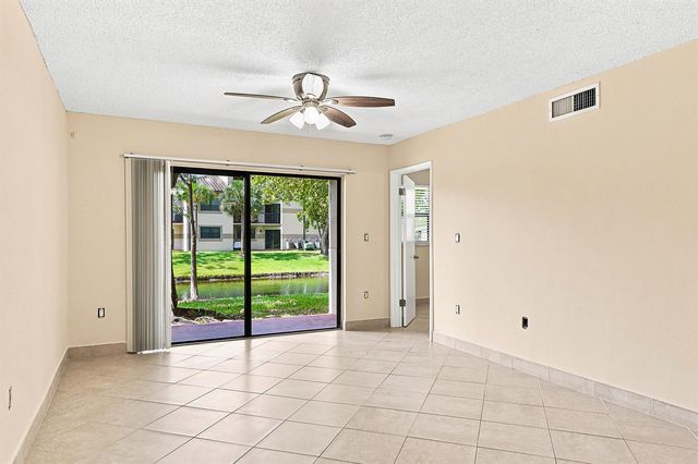 9938 NOB HILL Lane 9938, Sunrise, FL 33351