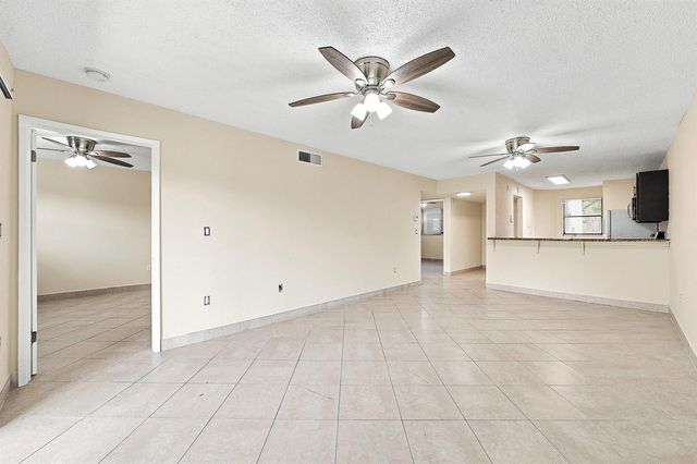 9938 NOB HILL Lane 9938, Sunrise, FL 33351