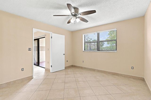 9938 NOB HILL Lane 9938, Sunrise, FL 33351