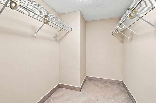 9938 NOB HILL Lane 9938, Sunrise, FL 33351