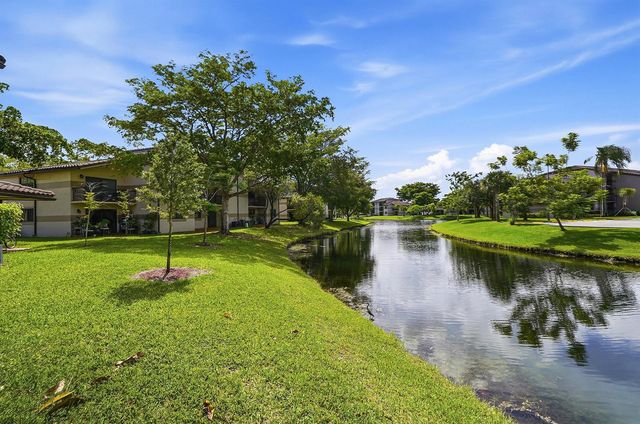 9938 NOB HILL Lane 9938, Sunrise, FL 33351