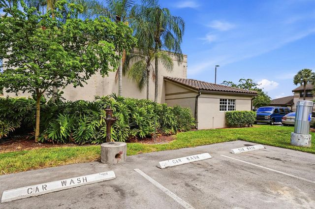 9938 NOB HILL Lane 9938, Sunrise, FL 33351