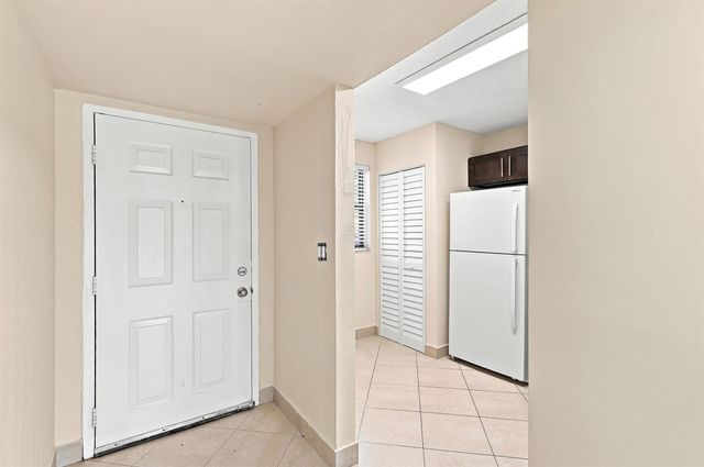 9938 NOB HILL Lane 9938, Sunrise, FL 33351