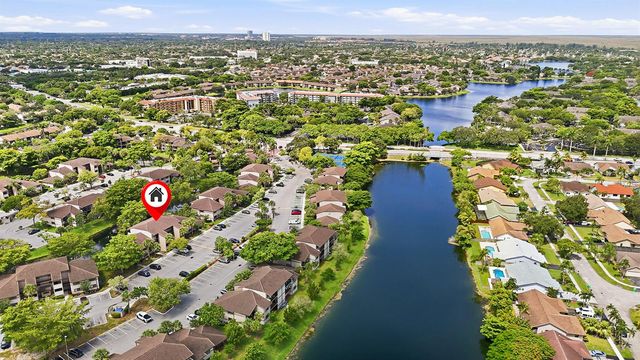 9938 NOB HILL Lane 9938, Sunrise, FL 33351