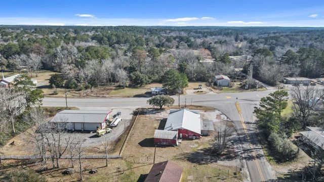 301 N Wheeler Road, Colmesneil, TX 75938